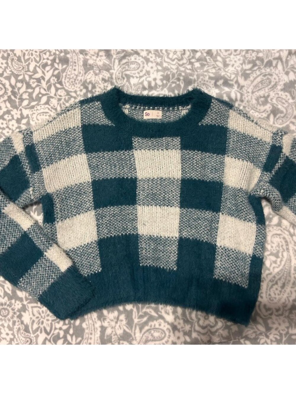 Cute cropped teal and white plaid sweater #preppy #sweater #cropped